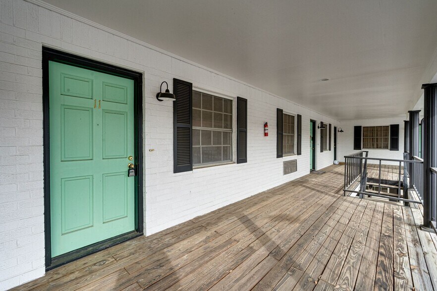 Primary Photo - 2845 Dayton Blvd