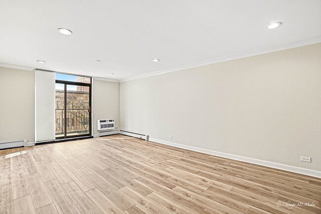 Building Photo - 3900 N Pine Grove Ave