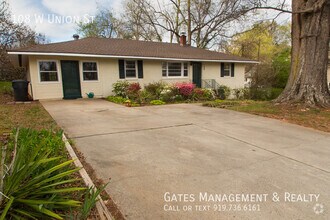 Building Photo - Home in Historic Hillsborough - Great Loca...