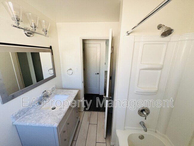 Building Photo - 1208 Alcazar St NE