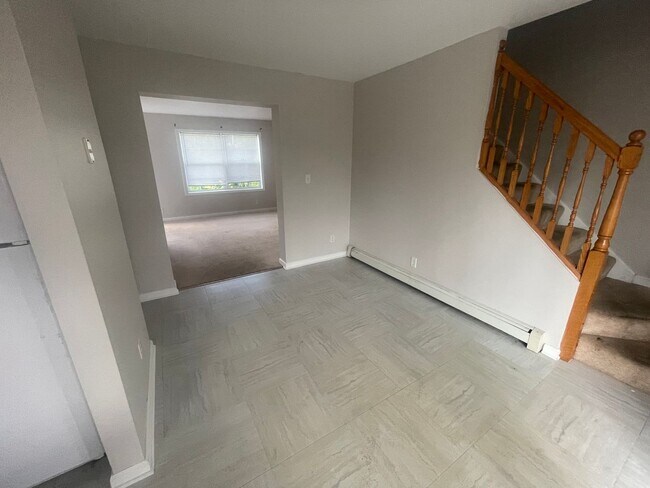 Building Photo - 707 Ridge Rd