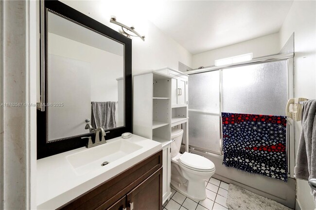 Building Photo - 4200 SW 72nd Way