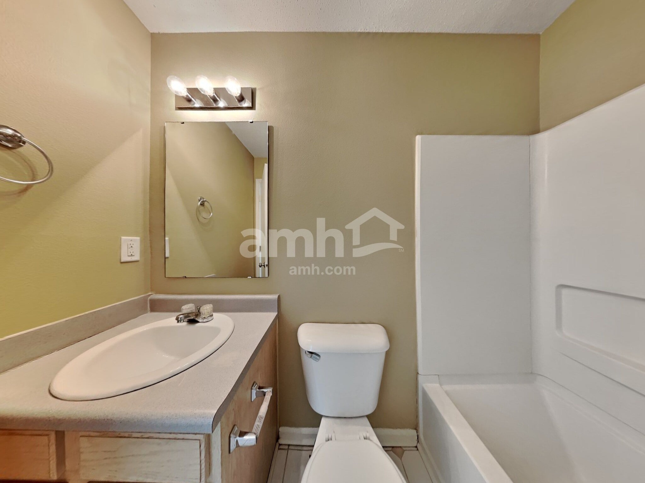 Building Photo - 10628 Glenayr Dr