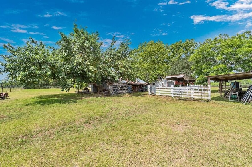 Pasture - 10152 FM949