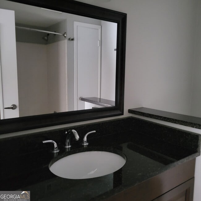 Building Photo - 62 Rumson Ct