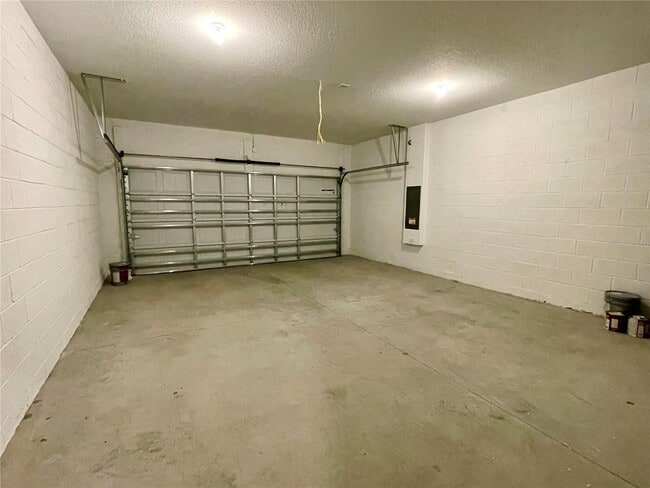 Building Photo - 4 Bedroom, 2 Bathroom homes in Minneola