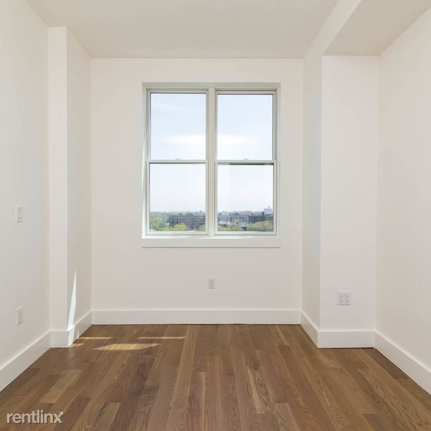 Building Photo - 581 Ocean Pkwy