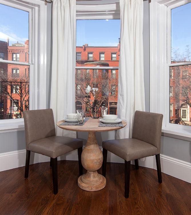 Building Photo - 304 Newbury St