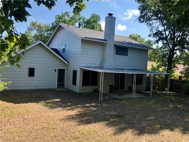 Building Photo - 1705 Pebble Brook Dr