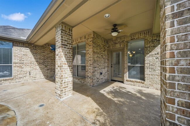 Building Photo - 63 Vershire Cir