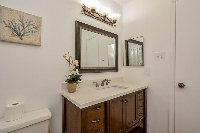 Building Photo - 3315 Honey Creek Dr