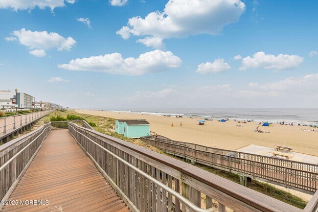 Building Photo - 525 Ocean Blvd