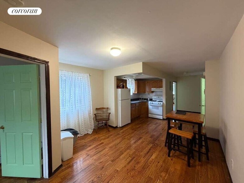 Building Photo - 91 E 57th St