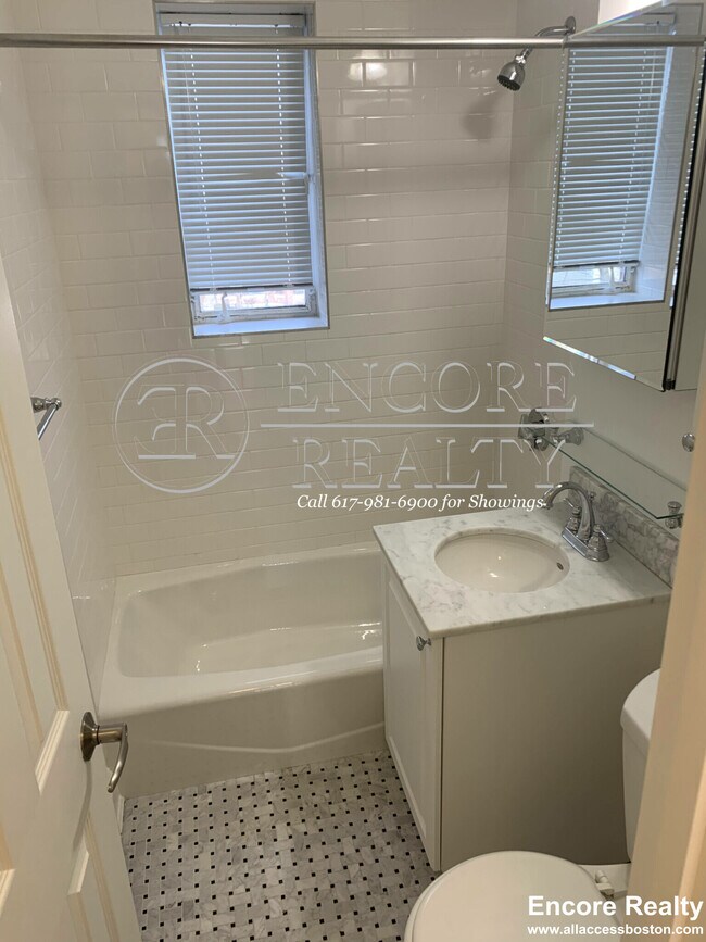 Building Photo - 80 St Paul St