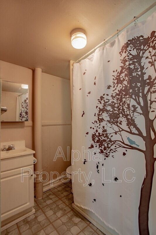 Building Photo - 115 4th St