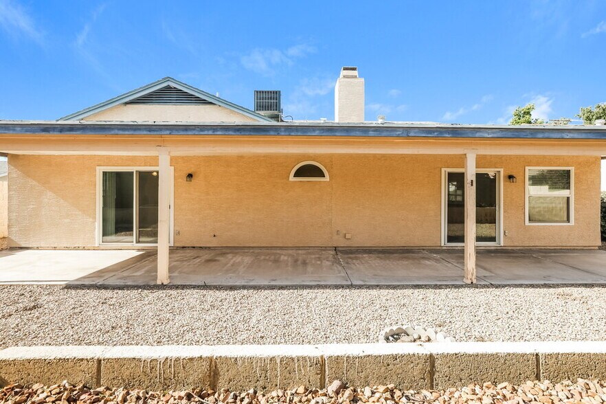 Building Photo - 23837 N 40th Dr