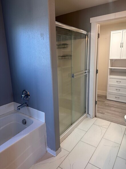 Primary Bath - 1916 S Allen Ave