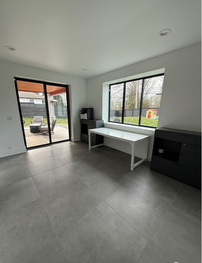 Building Photo - 829 S 242nd St