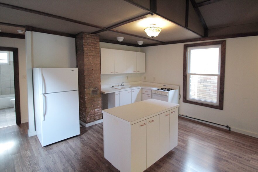 Building Photo - 405 S Trenton Ave