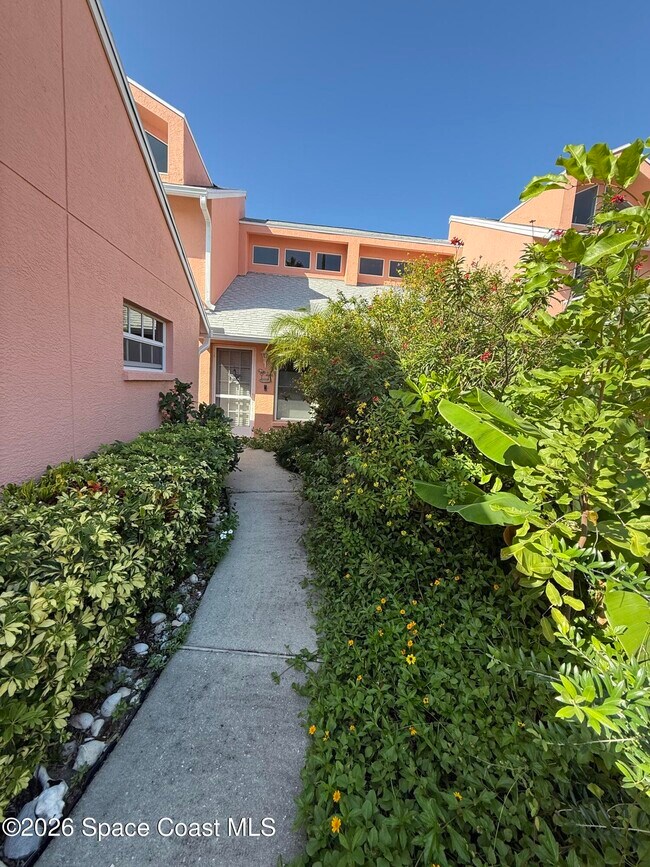Building Photo - 176 Casseekee Trl