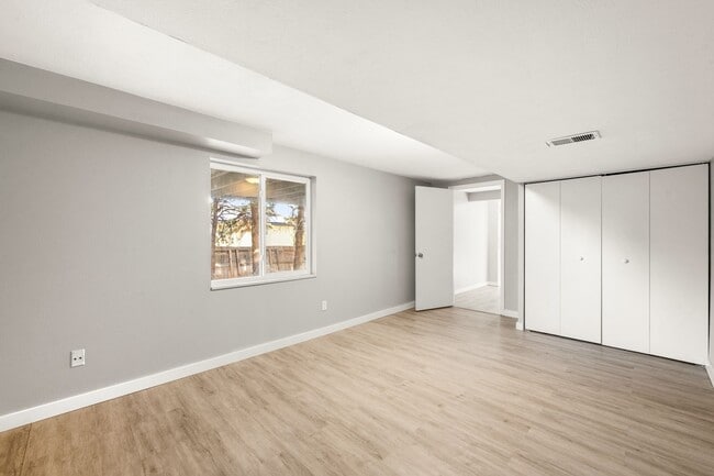 Building Photo - 6096 S Jamaica Way