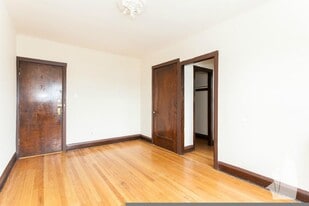 Building Photo - 2706 N Spaulding Ave