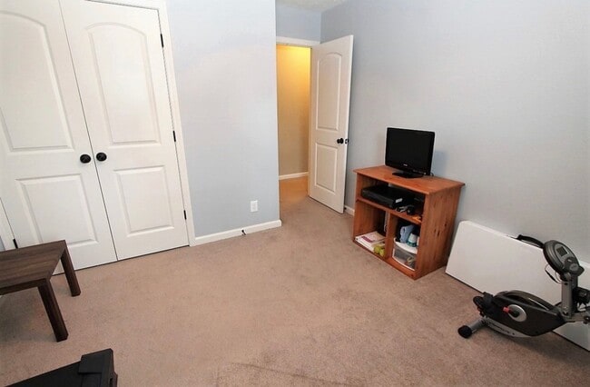 Building Photo - 3 Bed, 2 Bath + Office/Den with Fenced Yard in Lafayette