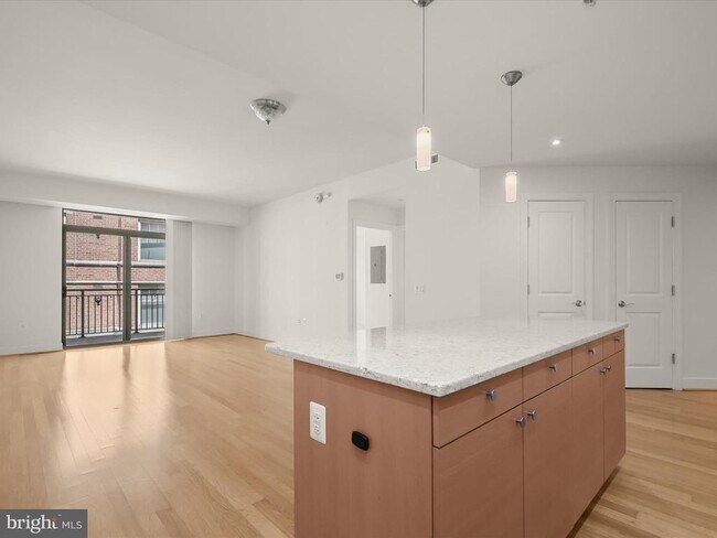 Building Photo - 2425 L St NW