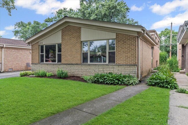 Primary Photo - 619 Leamington Ave