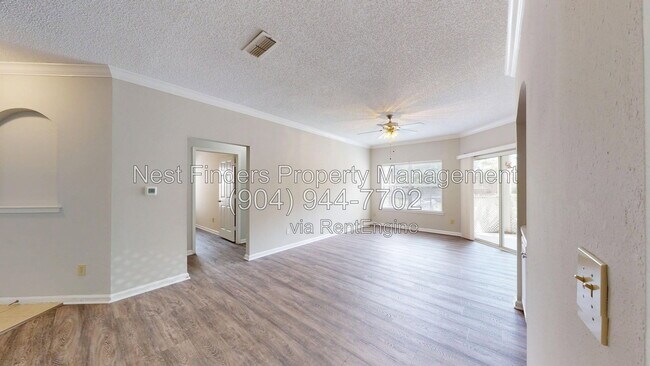 Building Photo - 10000 Gate Pkwy N
