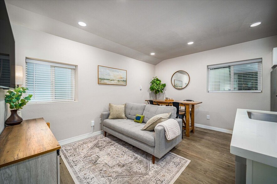 Building Photo - 210 SW 104th St