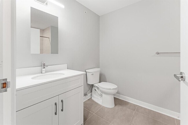 Building Photo - 475 Communipaw Ave