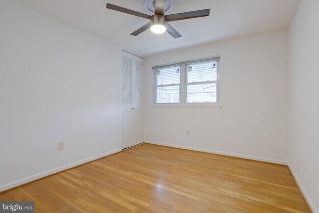 Building Photo - 8122 Truro Ct