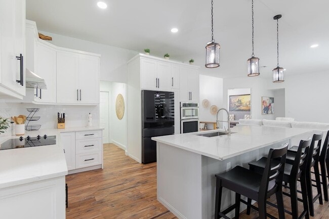 Building Photo - 13590 Jonquil Pl