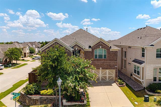 Building Photo - 8701 Fairway Ln