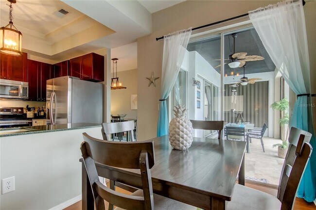 Building Photo - 1421 Beach Club Ln