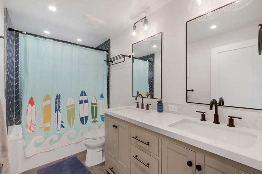 Building Photo - 248 34th St