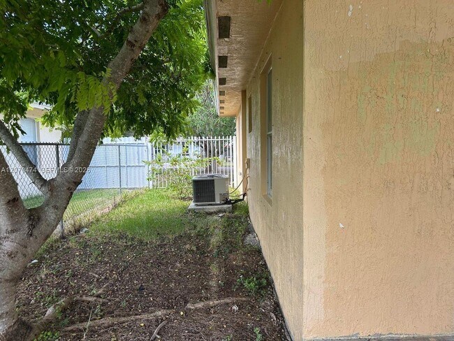 Building Photo - 14152 SW 288th Terrace