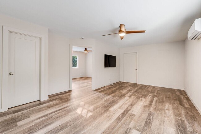 Building Photo - Updated Georgetown Home on 5 Acres with Huge Deck!