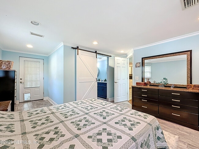 Building Photo - 2829 Goldenrod Cir E