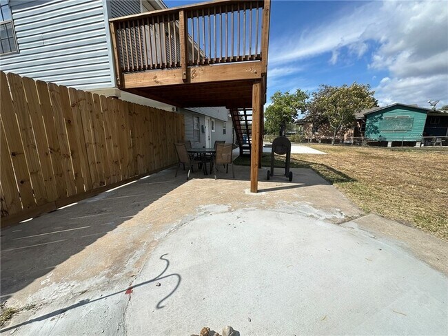 Building Photo - 201 Volpe Cir