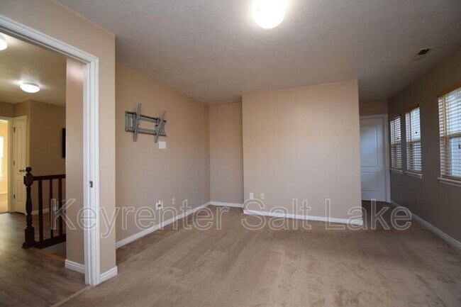 Building Photo - 6762 W Callery Ln