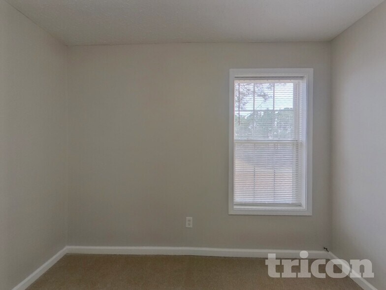 Building Photo - 1195 Misty Meadows Way