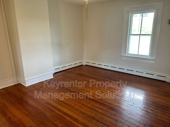 Building Photo - 209 Tanner Ln