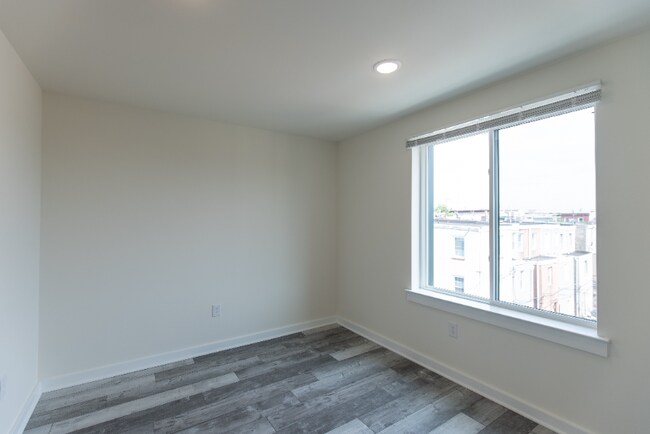 Building Photo - 3209 Spring Garden St