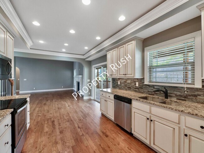 Building Photo - 7962 Burgundy Cir