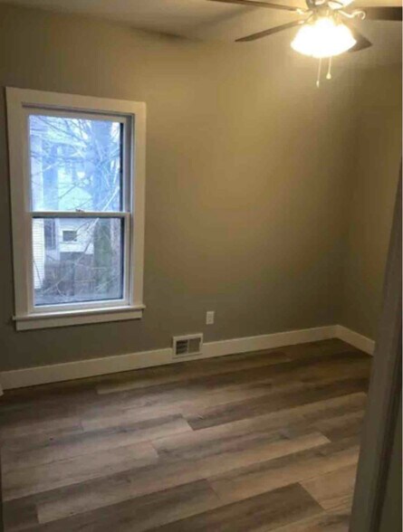 Building Photo - 171 Blaine Ave