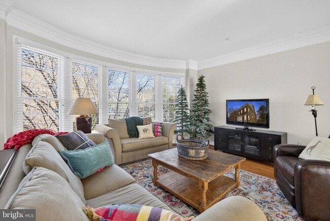 Building Photo - 43789 Water Bay Terrace