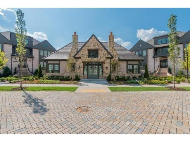 Building Photo - 6523 Beacon Dr