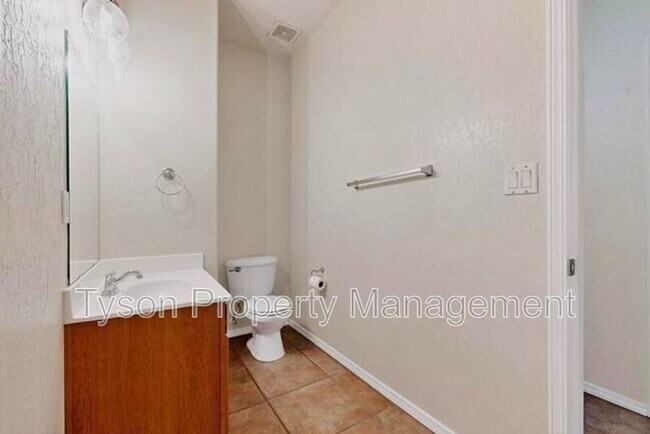 Building Photo - 7124 Glyndon Trail NW